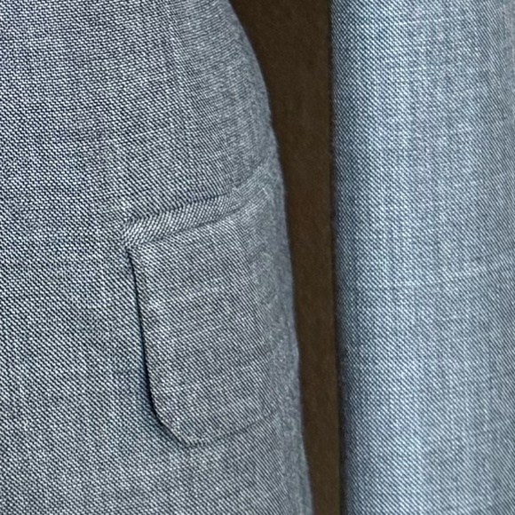 Grey/ Wool Shark Skin Peak lapel Single breasted 2 button 2 piece suit - Picture 5 of 5